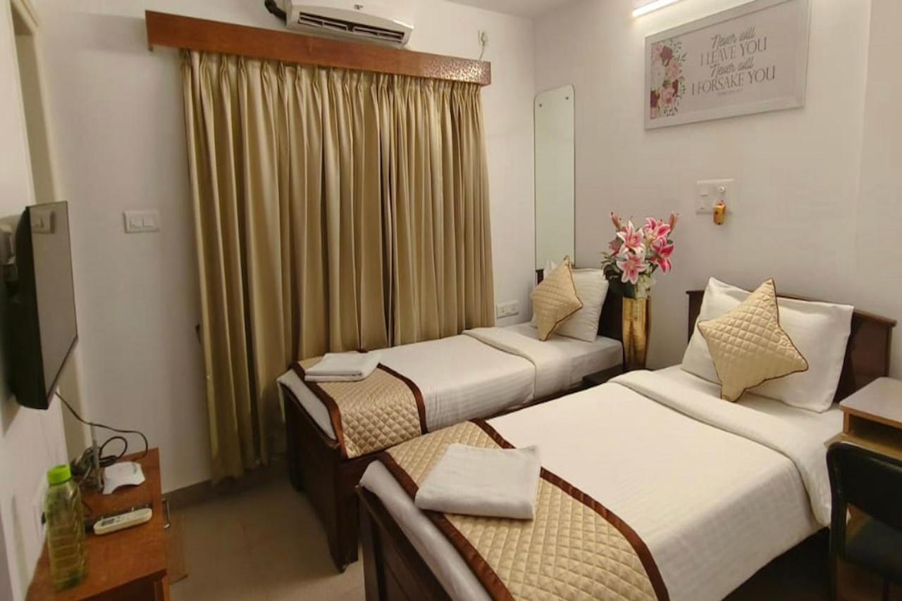 Yahweh Suites Bangalore Exterior foto